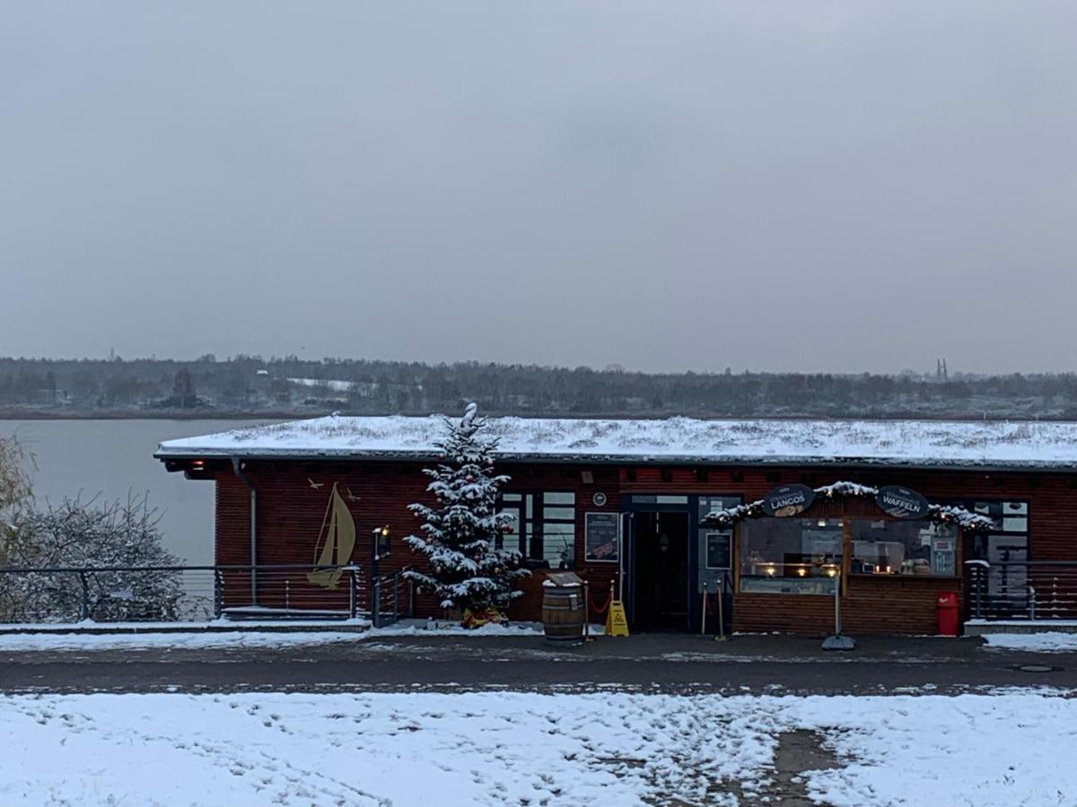 Pool & Lake Holiday Home Markkleeberg Exterior photo