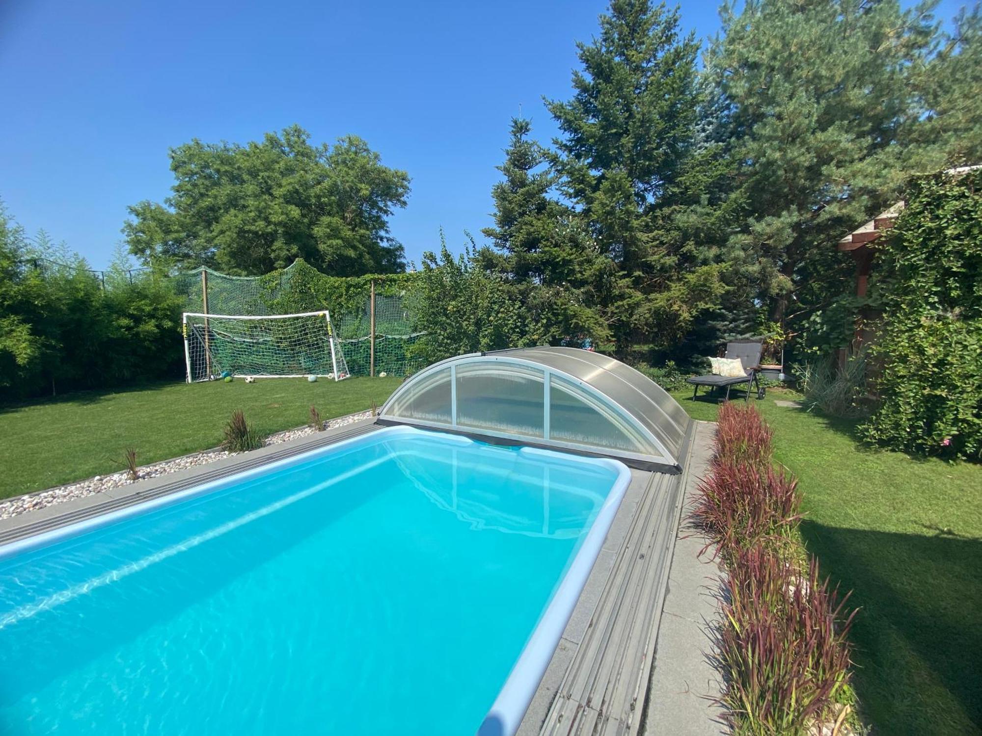 Pool & Lake Holiday Home Markkleeberg Exterior photo